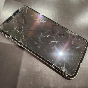 iPhone11 ガラス割れスマートクール太田店