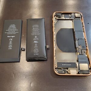 iPhone8 バッテリー膨張