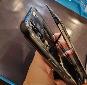 ASUS ZenFone 画面交換　背面交換修理