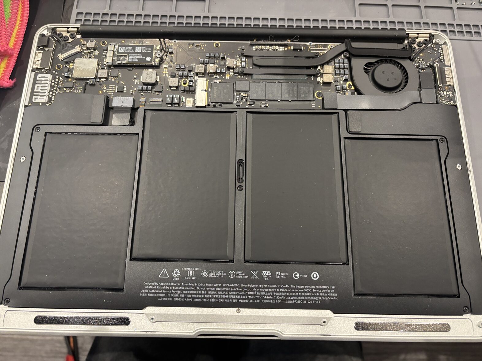 【太田店】Macbook Airのバッテリー交換修理【邑楽郡からご来店】